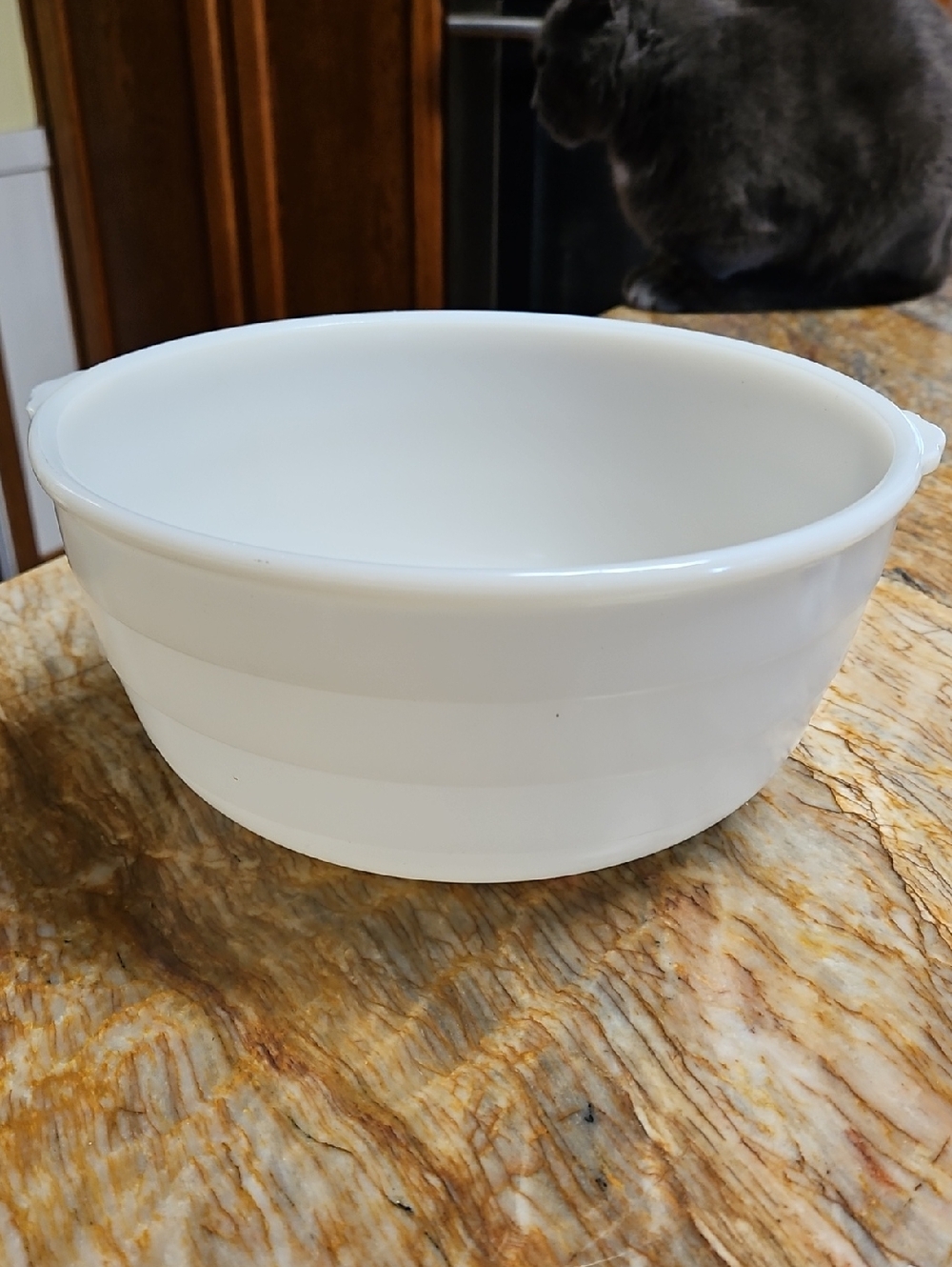 GENERAL ELECTRIC vintage White Milk Glass Pebbled Texture Mixing Bowl,  10"